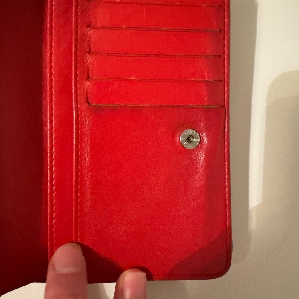 Chanel Small Classic Red Quilted Leather Wallet - Authentic - Picture 8 of 16